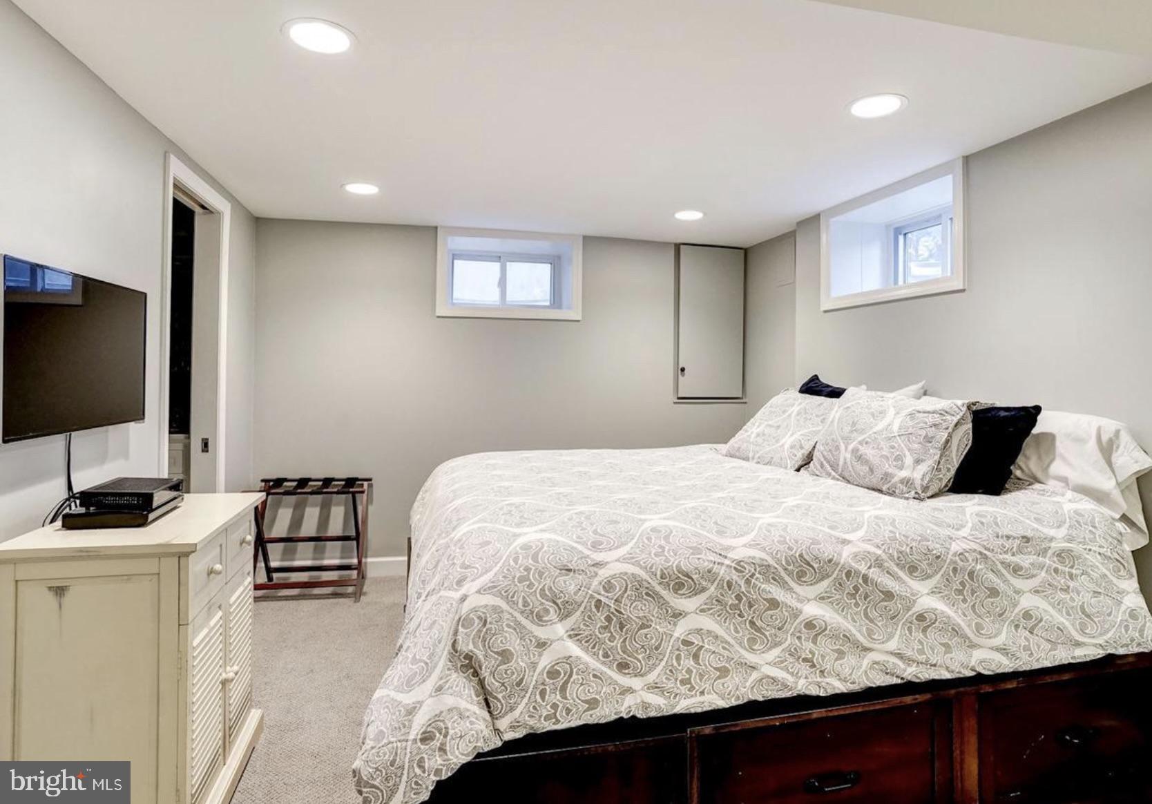 IVY HILL - Residential