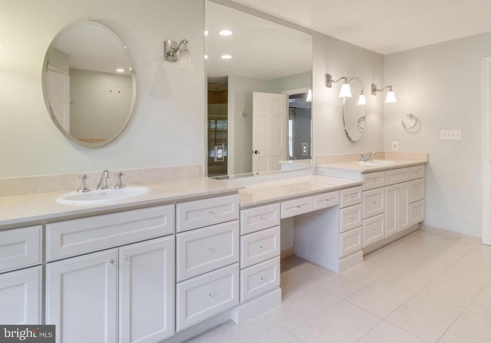 IVY HILL - Residential