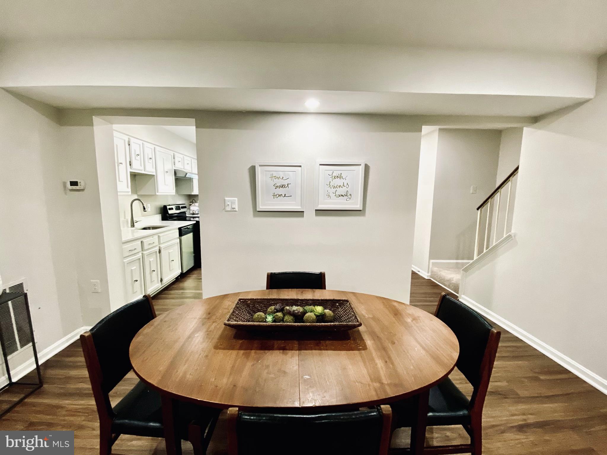 CHATHAM SQUARE - Residential