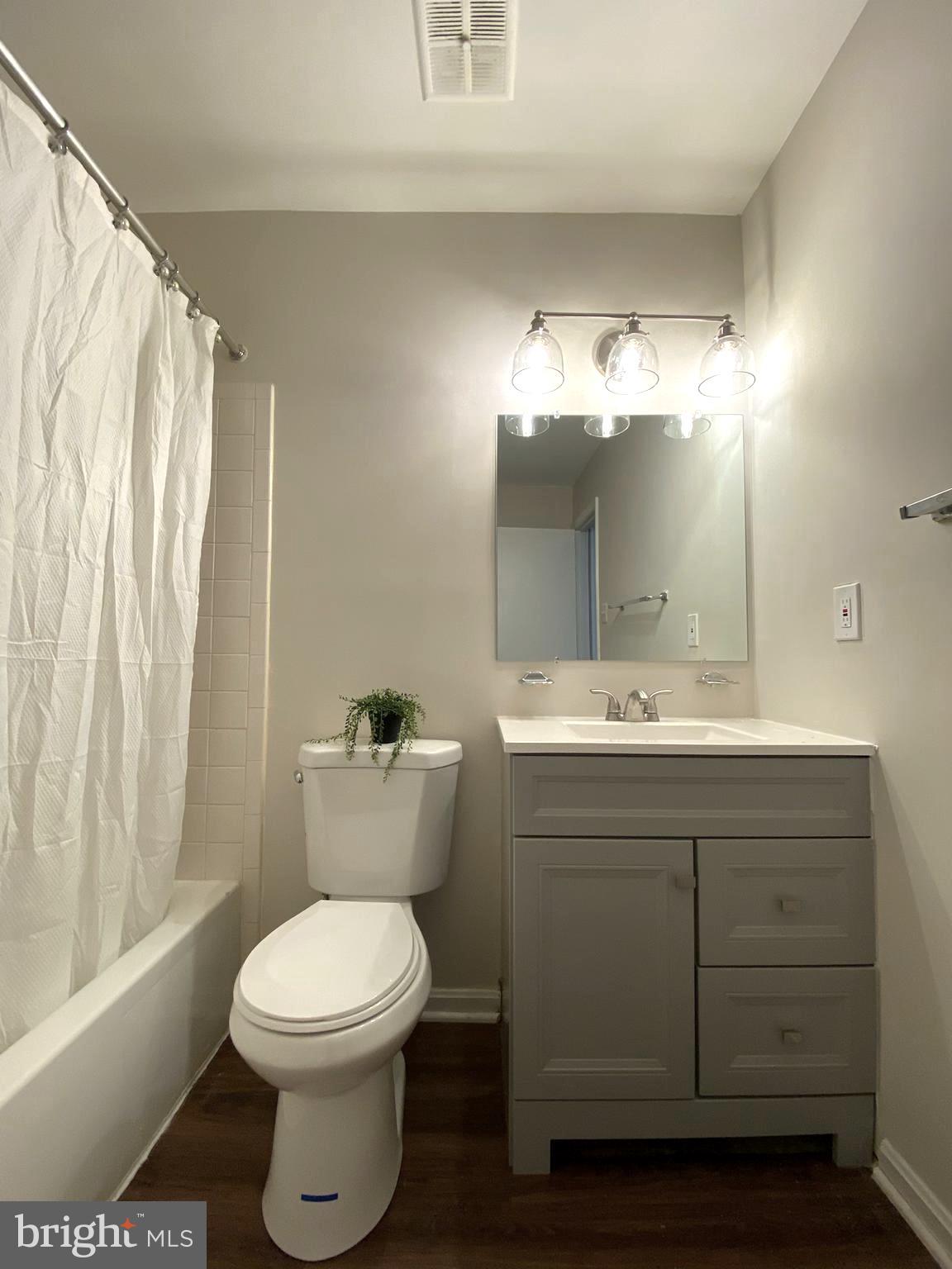 CHATHAM SQUARE - Residential