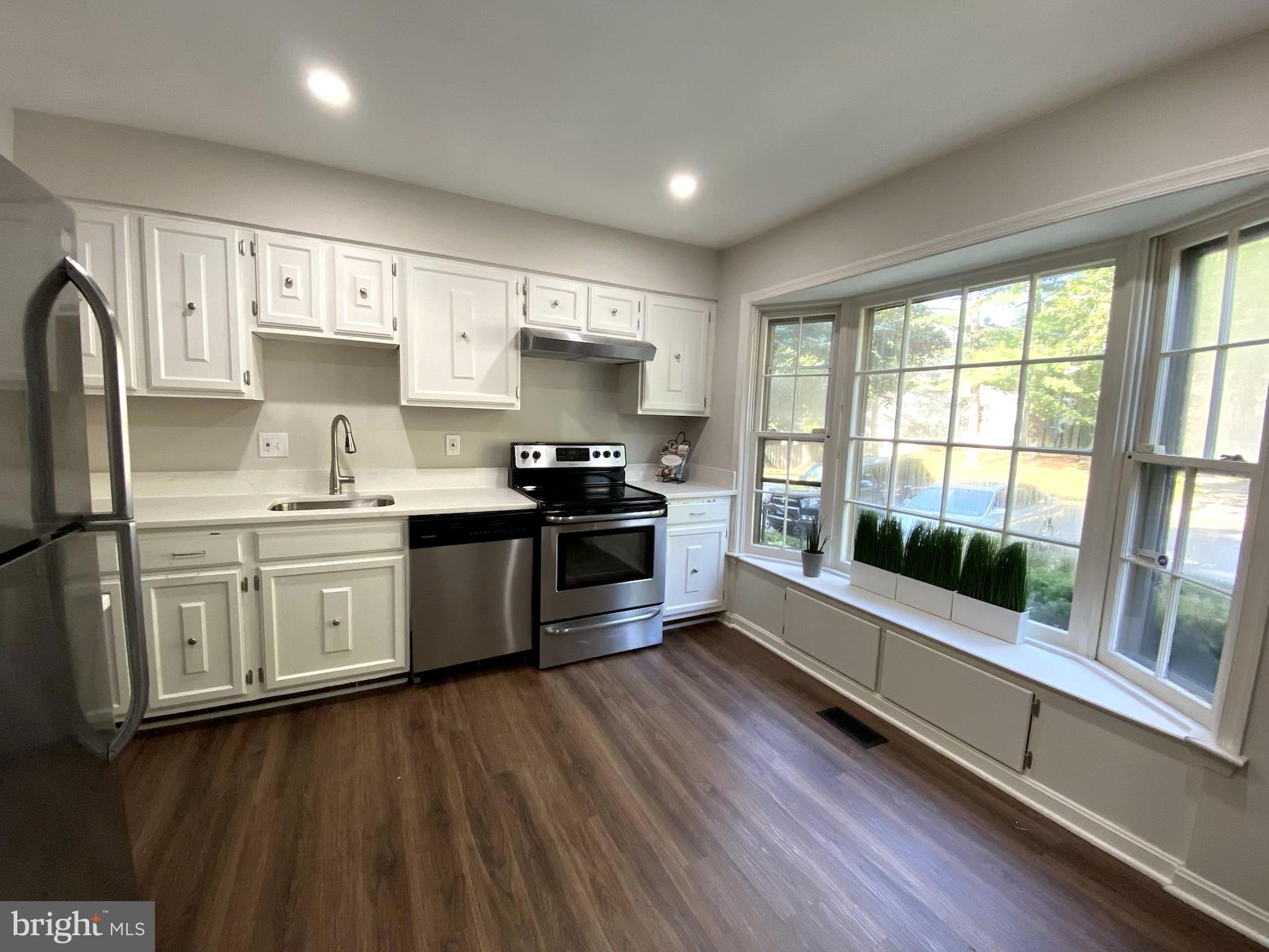 CHATHAM SQUARE - Residential