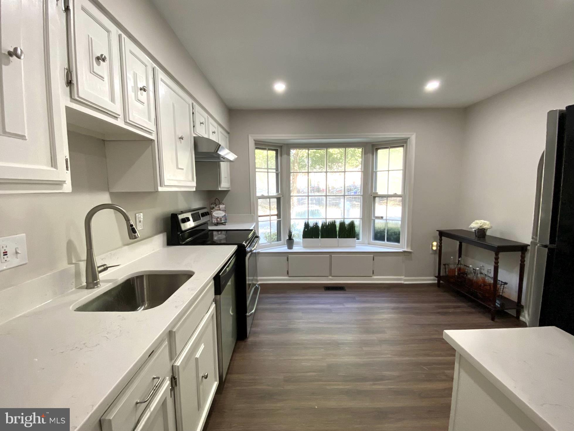 CHATHAM SQUARE - Residential