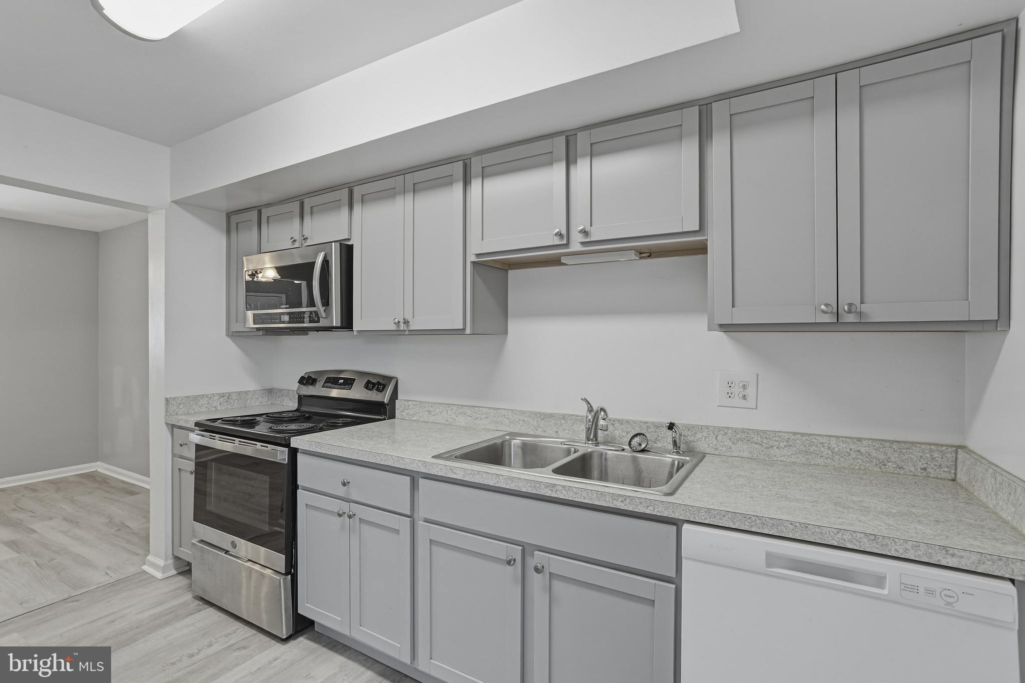 BERKELEY VILLAGE - Residential