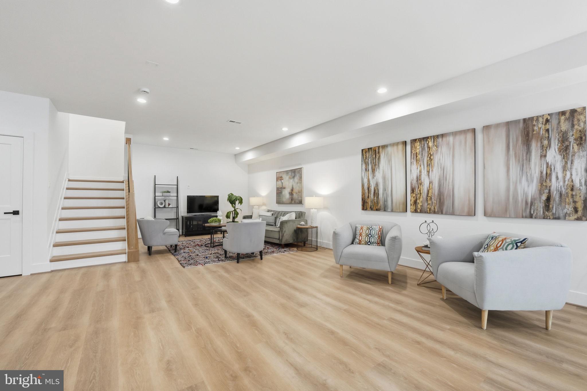 ANNALEE HEIGHTS - Residential