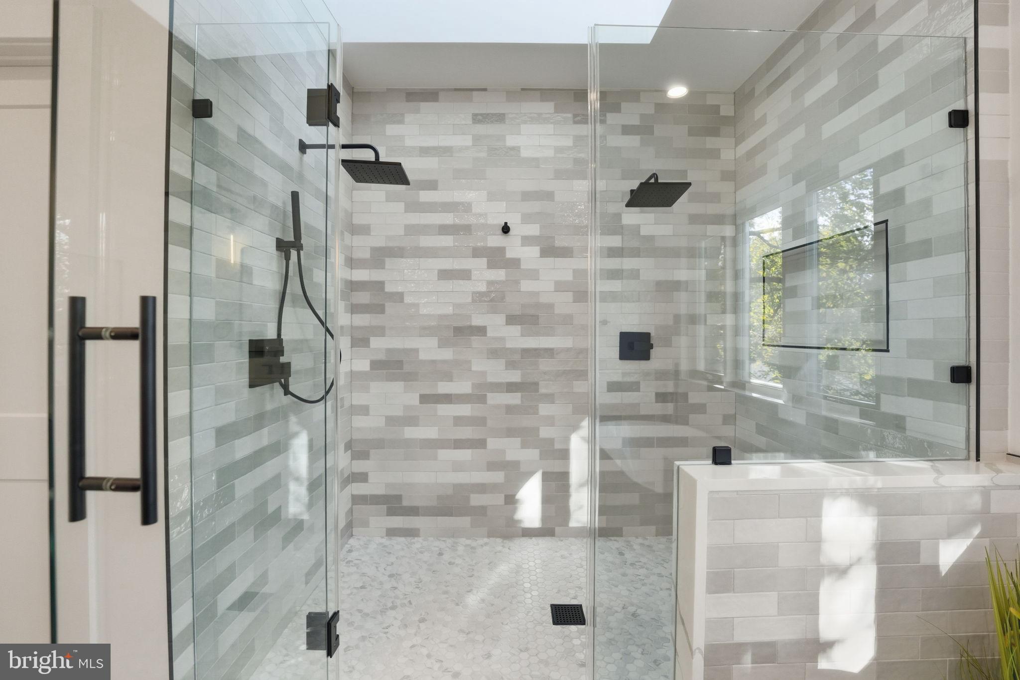 ANNALEE HEIGHTS - Residential