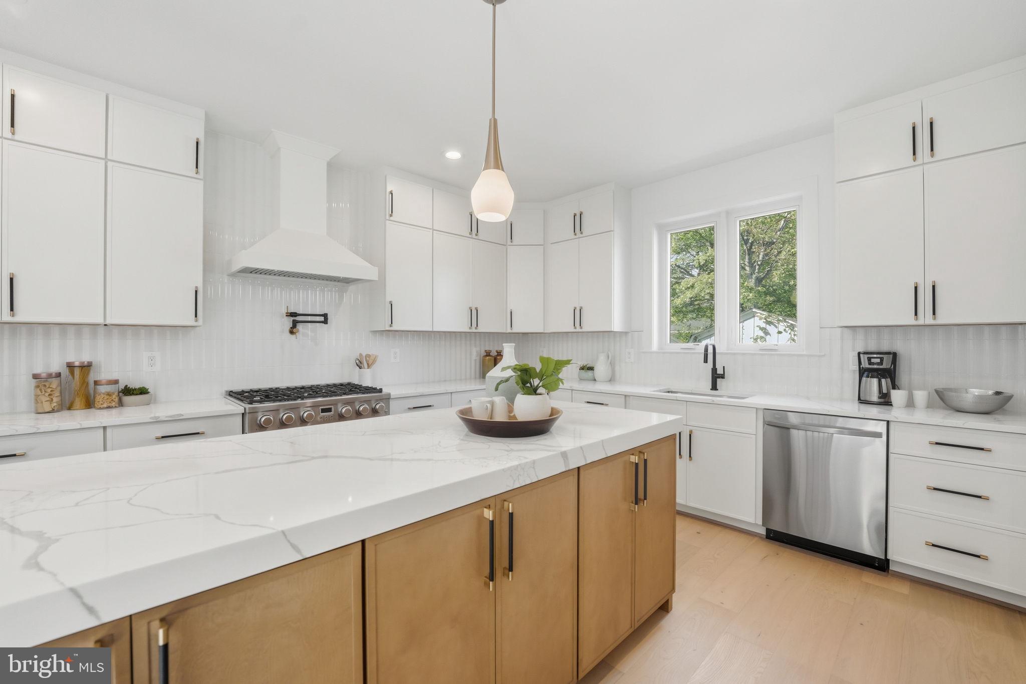 ANNALEE HEIGHTS - Residential