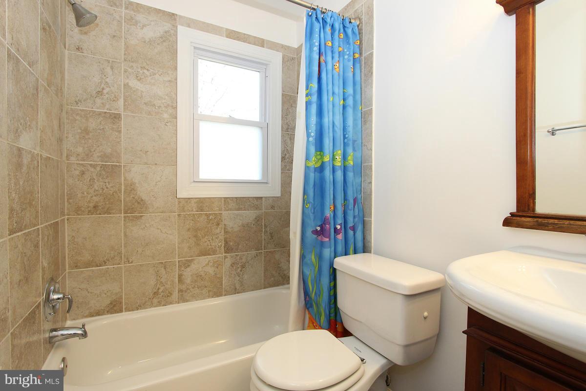 BURGUNDY KNOLLS - Residential