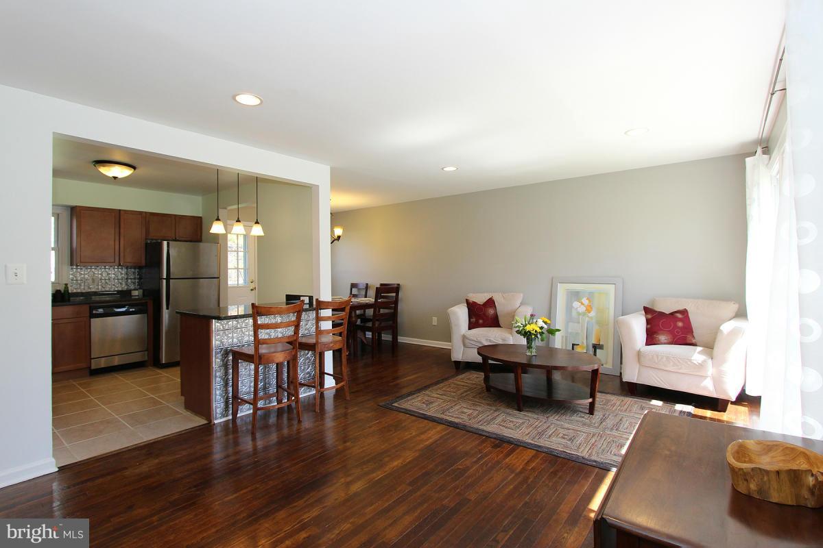 BURGUNDY KNOLLS - Residential