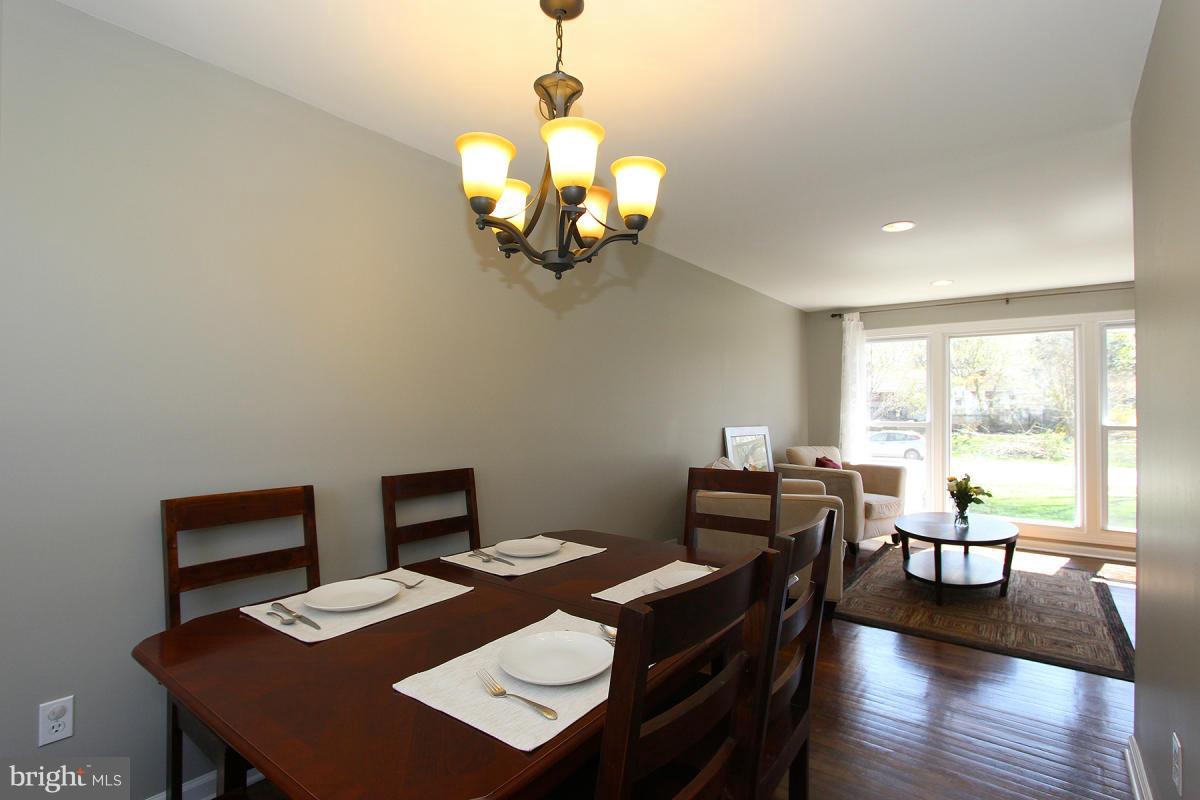 BURGUNDY KNOLLS - Residential