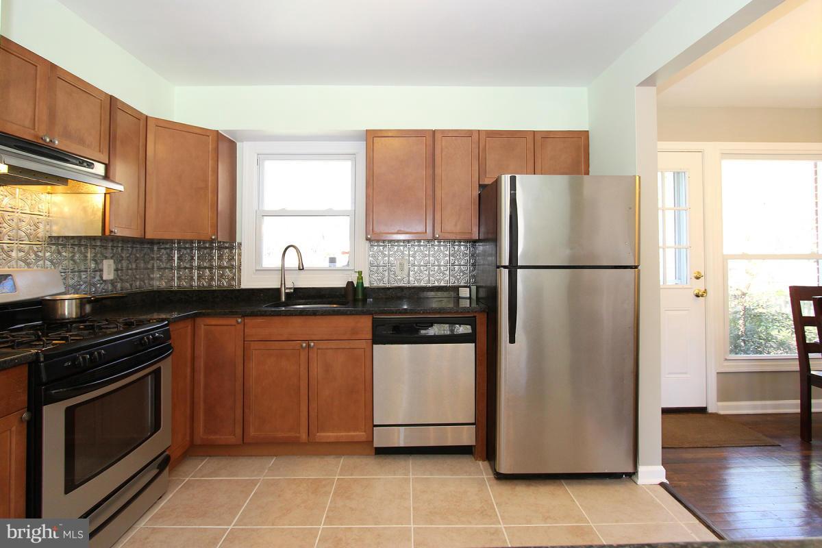 BURGUNDY KNOLLS - Residential