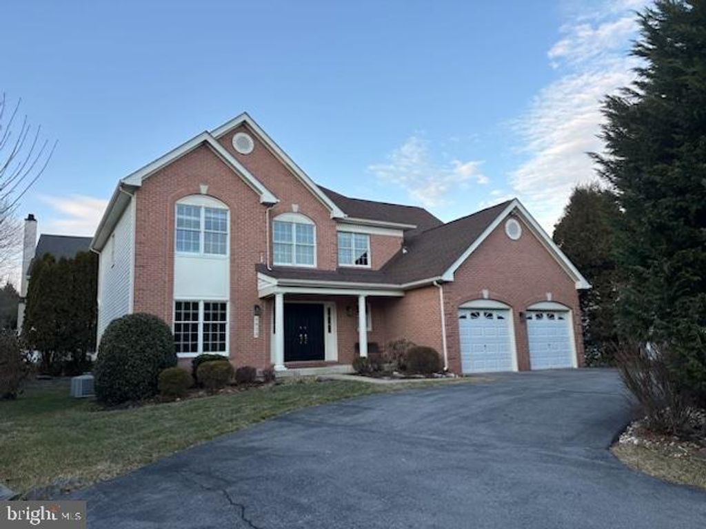 Photo of 6813 Creekside Road, CLARKSVILLE, MD 21029 (MLS # MDHW2063348)