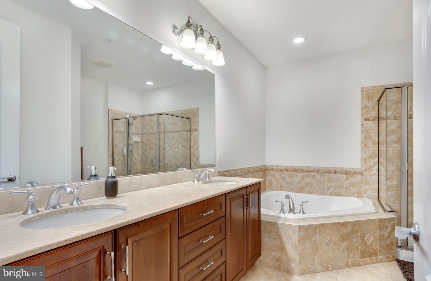 GRANDVIEW AT ANNAPOLIS TOWNE CENTRE - Residential