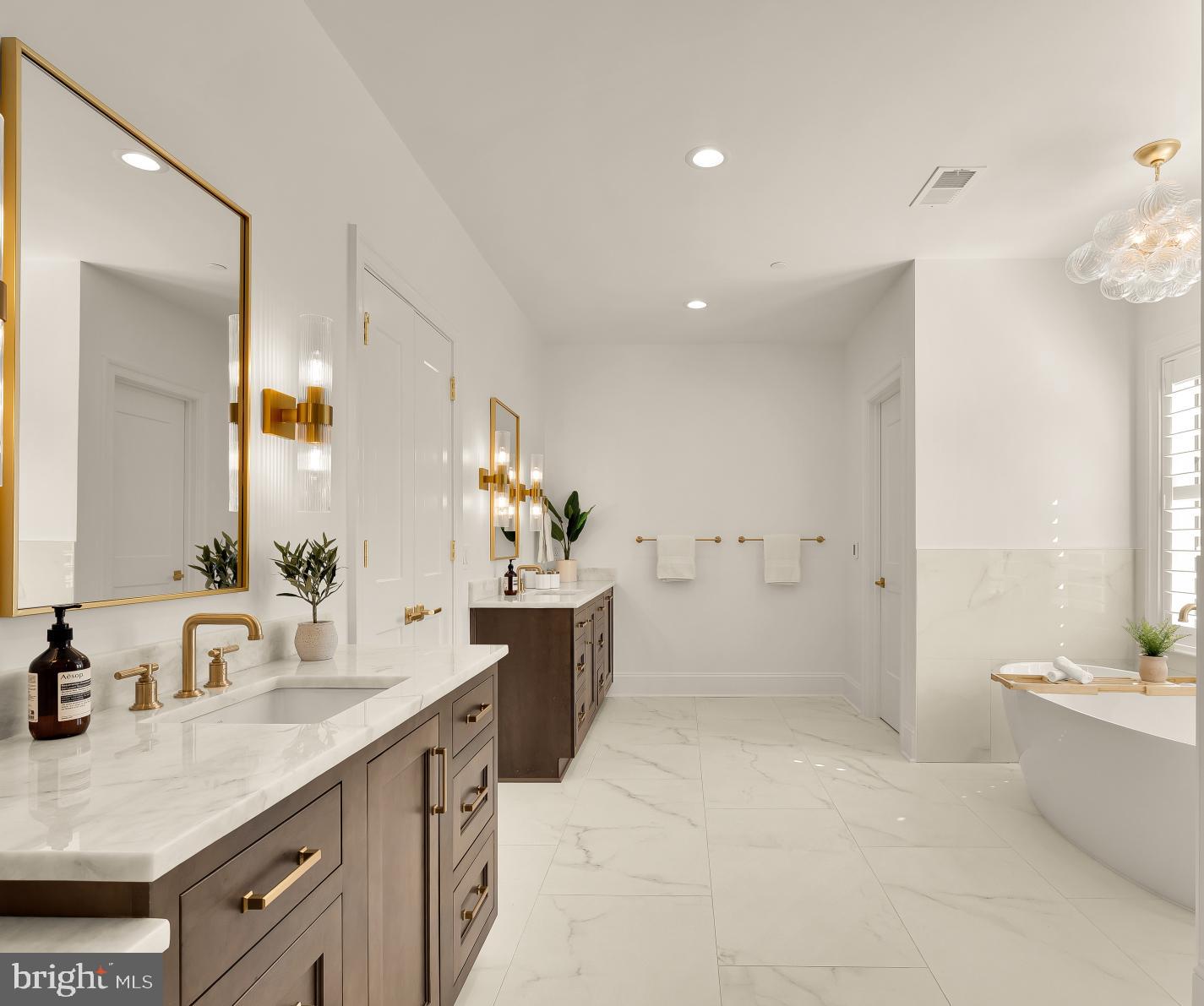 ARROWOOD - Residential