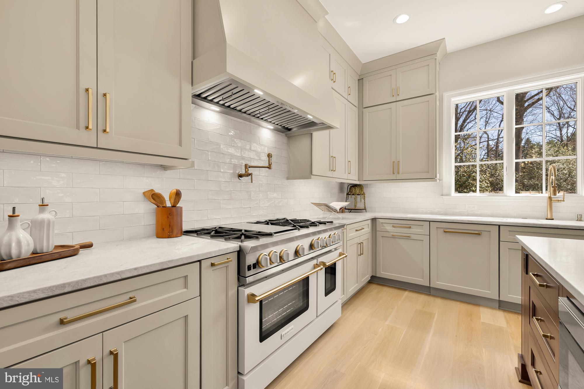 ARROWOOD - Residential