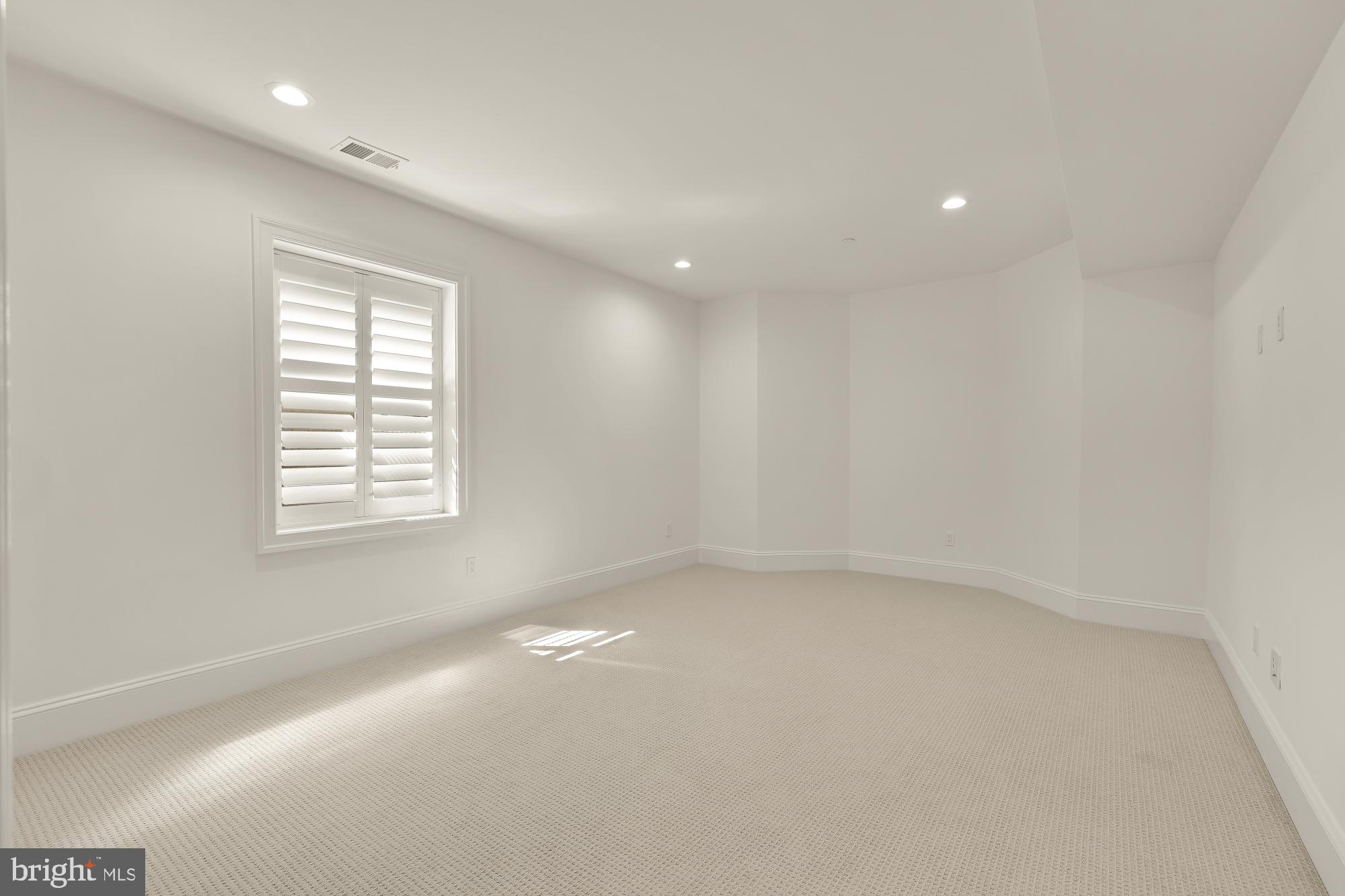 ARROWOOD - Residential