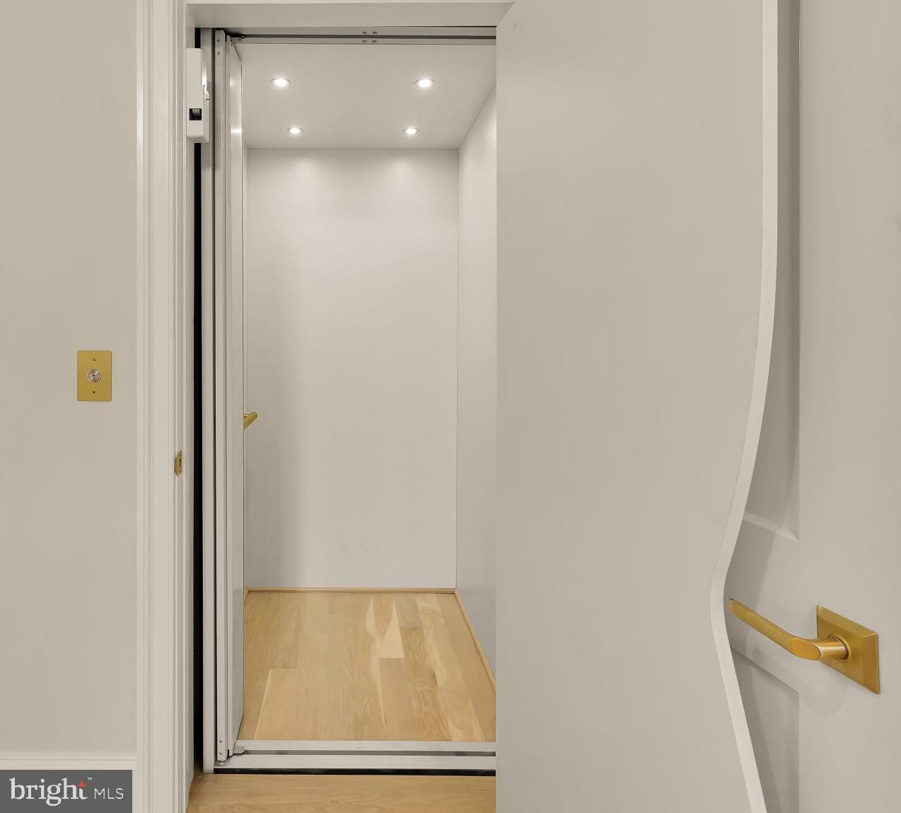 ARROWOOD - Residential