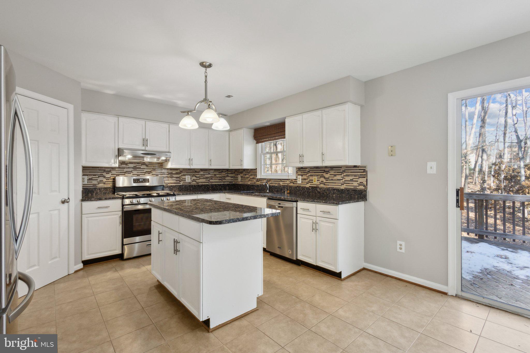 8802 EAGLE ROCK LANE