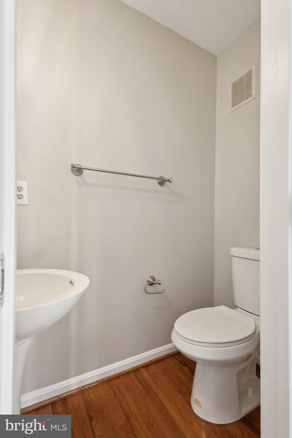 8802 EAGLE ROCK LANE