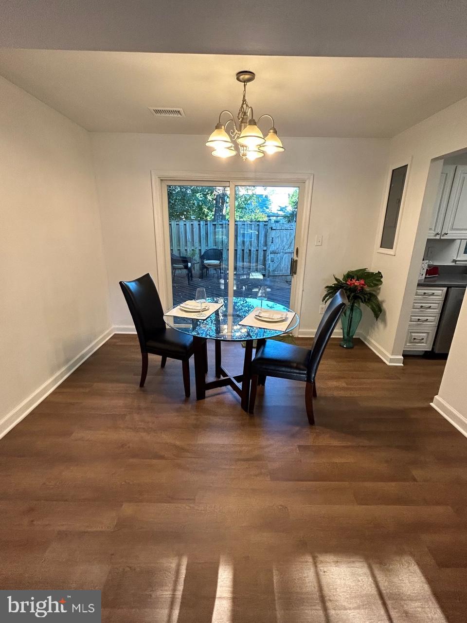 NEWINGTON STATION - Residential