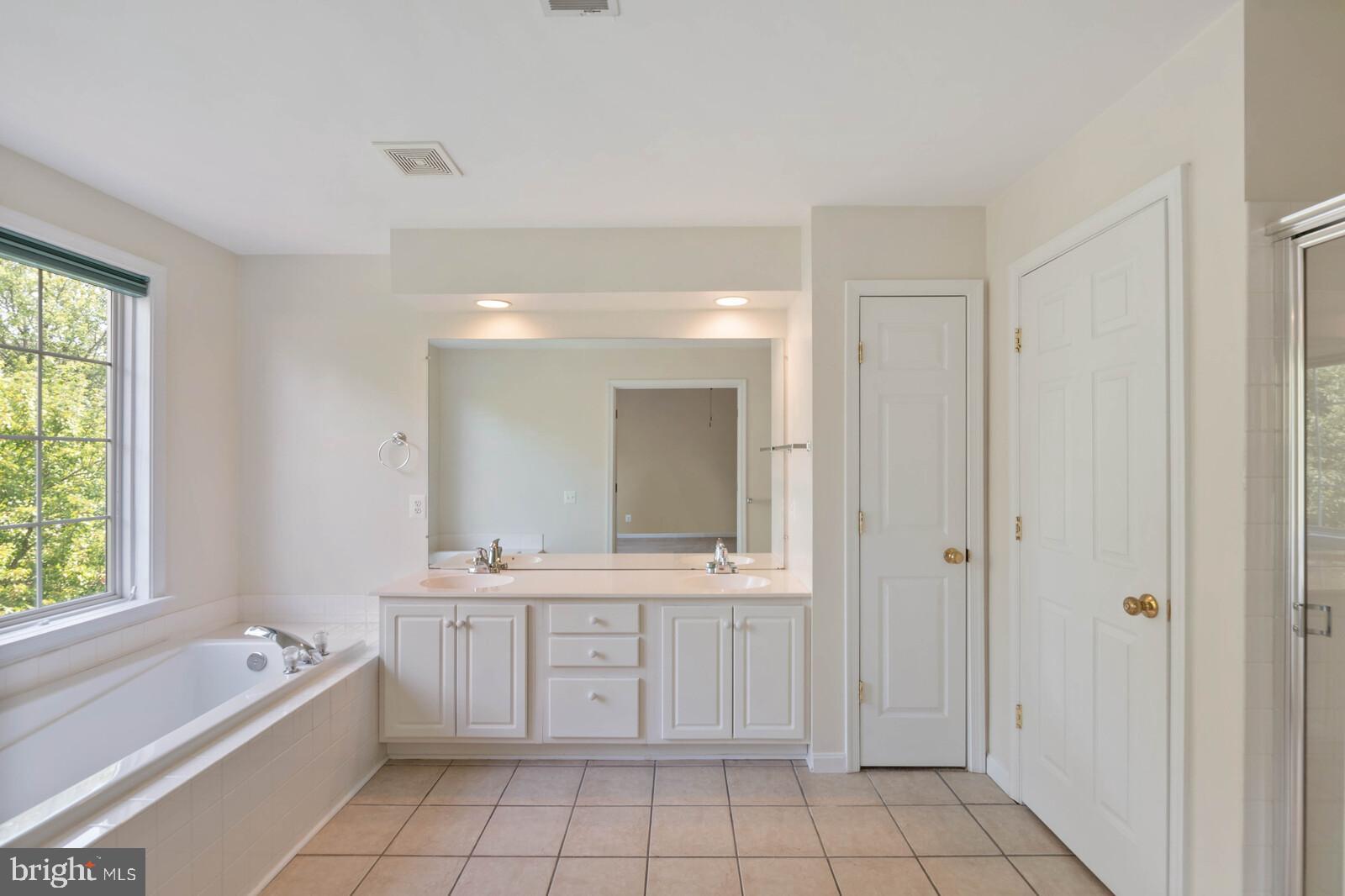 TOWNES AT MANCHESTER PARK - Residential