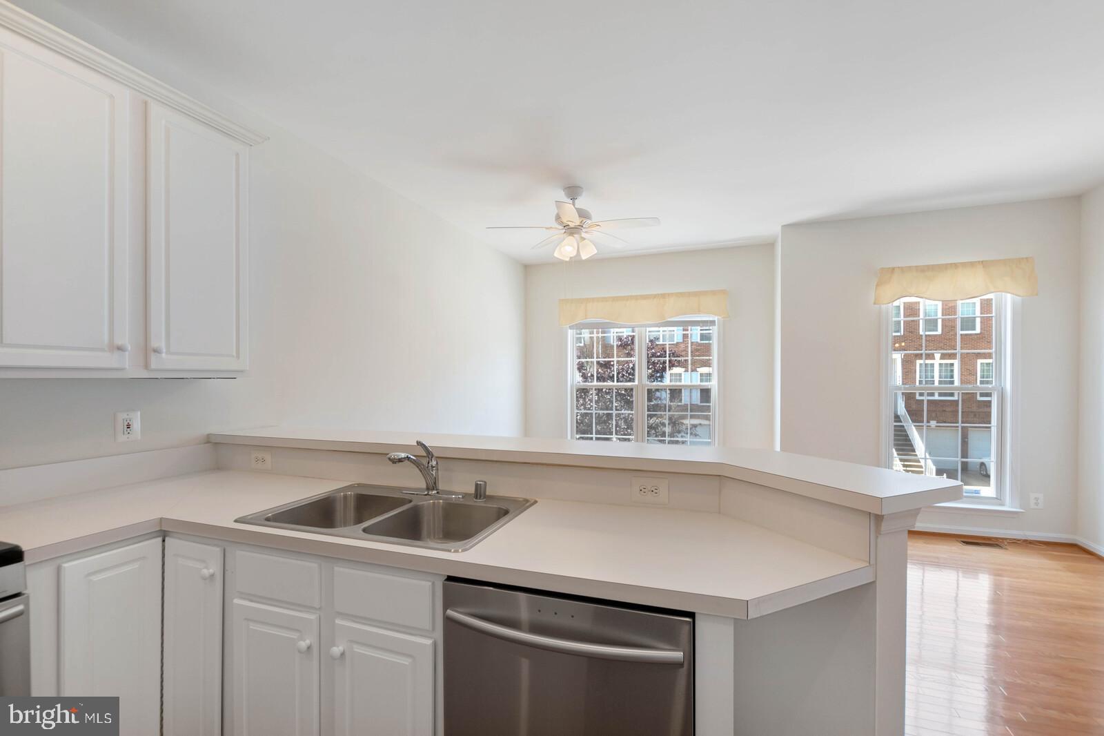 TOWNES AT MANCHESTER PARK - Residential