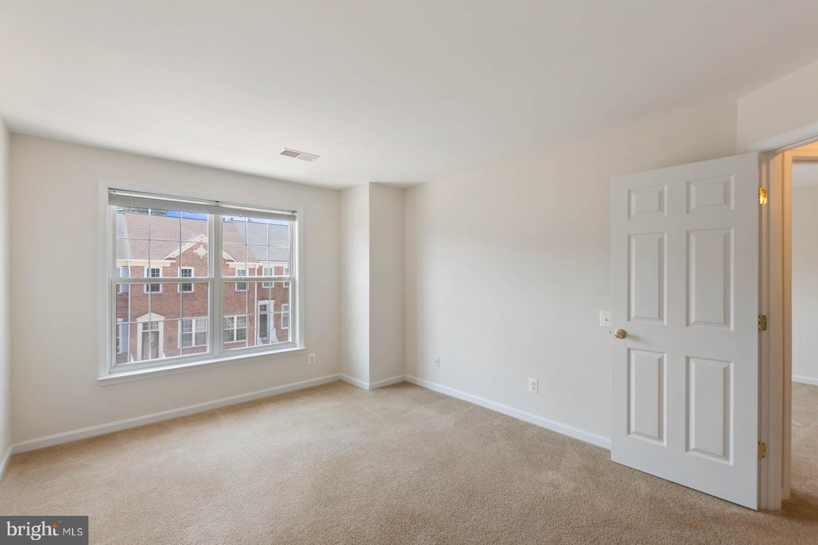 TOWNES AT MANCHESTER PARK - Residential