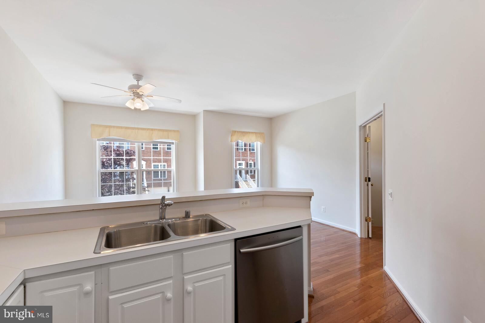 TOWNES AT MANCHESTER PARK - Residential