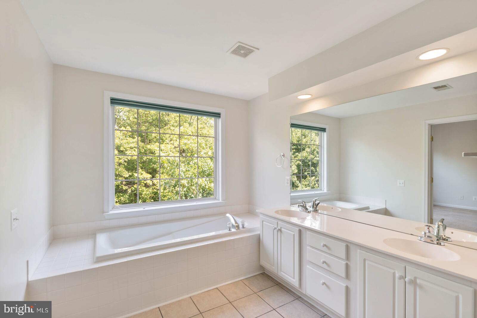 TOWNES AT MANCHESTER PARK - Residential