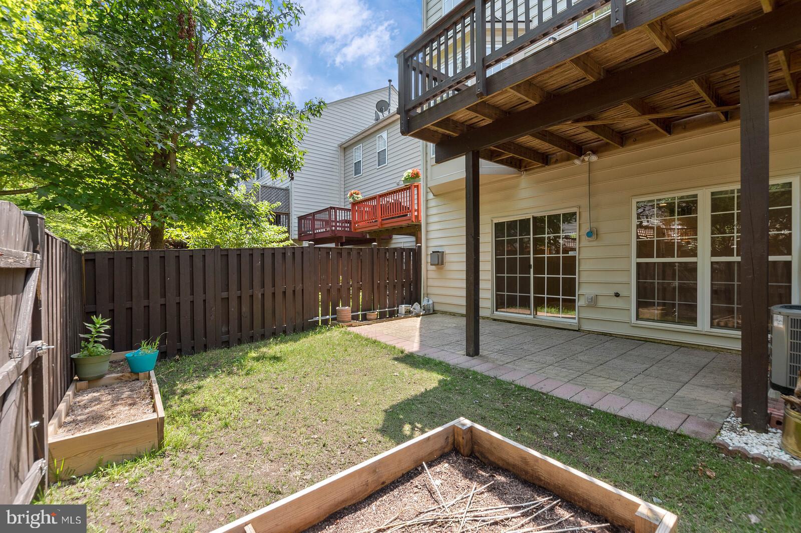 TOWNES AT MANCHESTER PARK - Residential