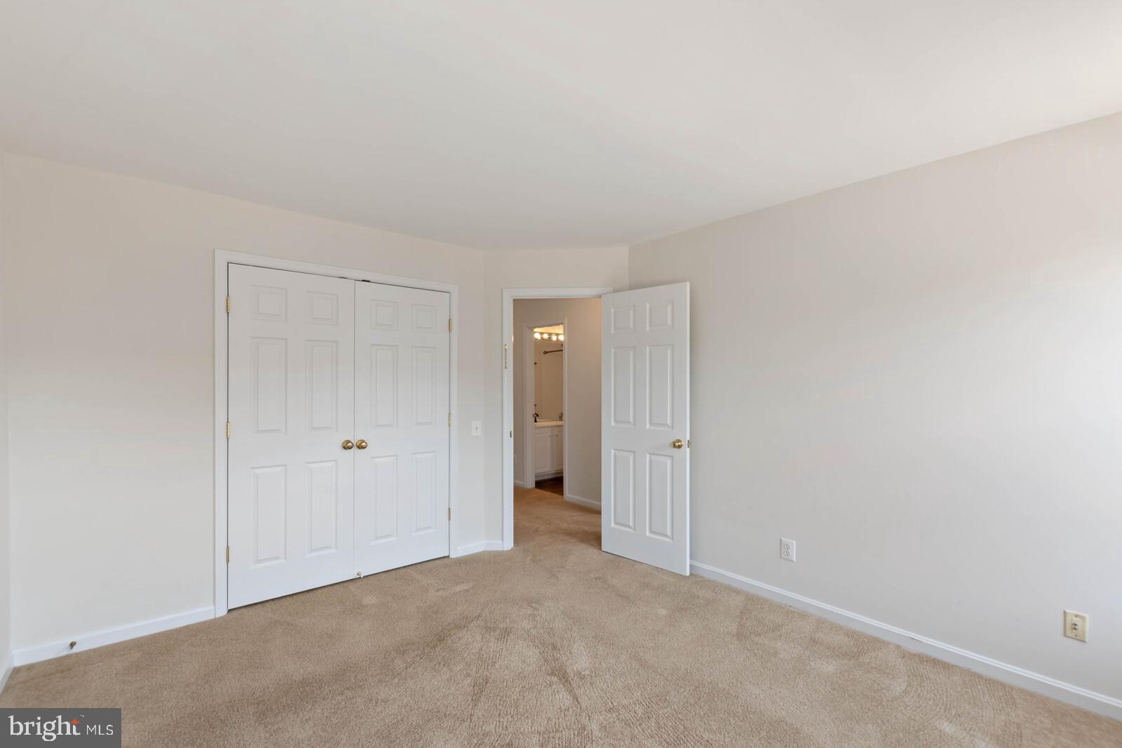 TOWNES AT MANCHESTER PARK - Residential