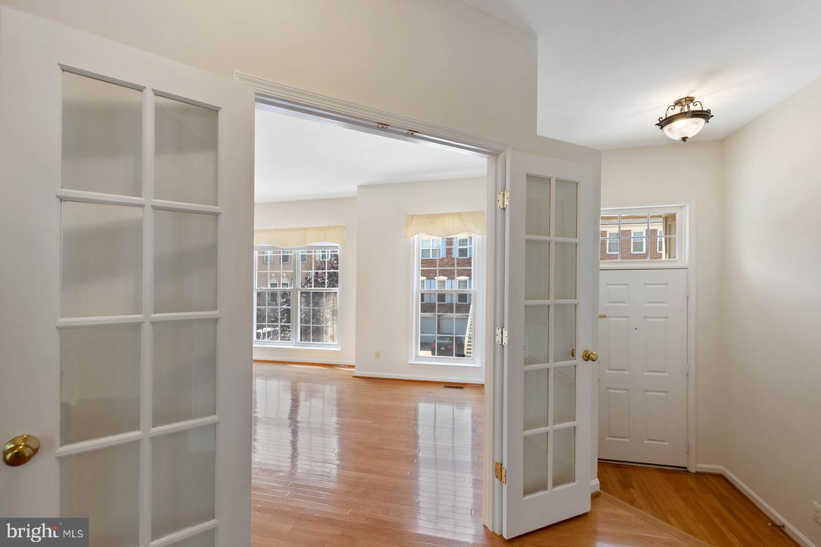 TOWNES AT MANCHESTER PARK - Residential