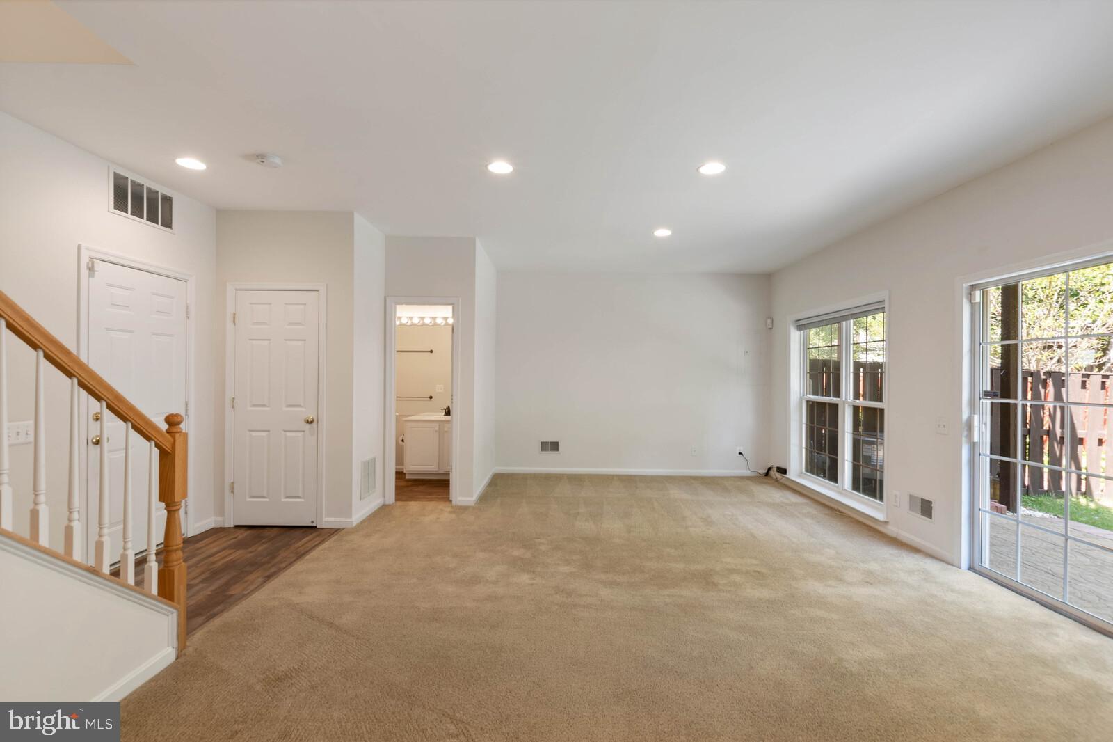 TOWNES AT MANCHESTER PARK - Residential