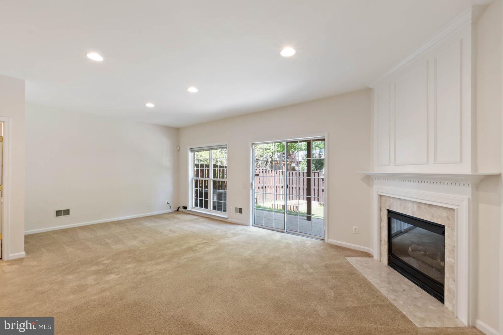 TOWNES AT MANCHESTER PARK - Residential