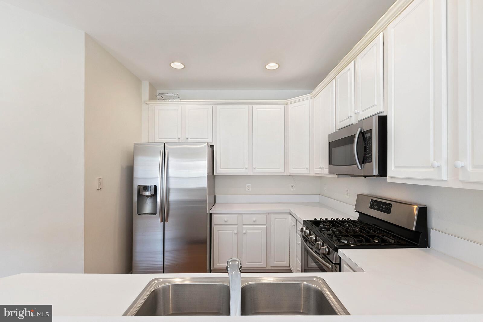 TOWNES AT MANCHESTER PARK - Residential