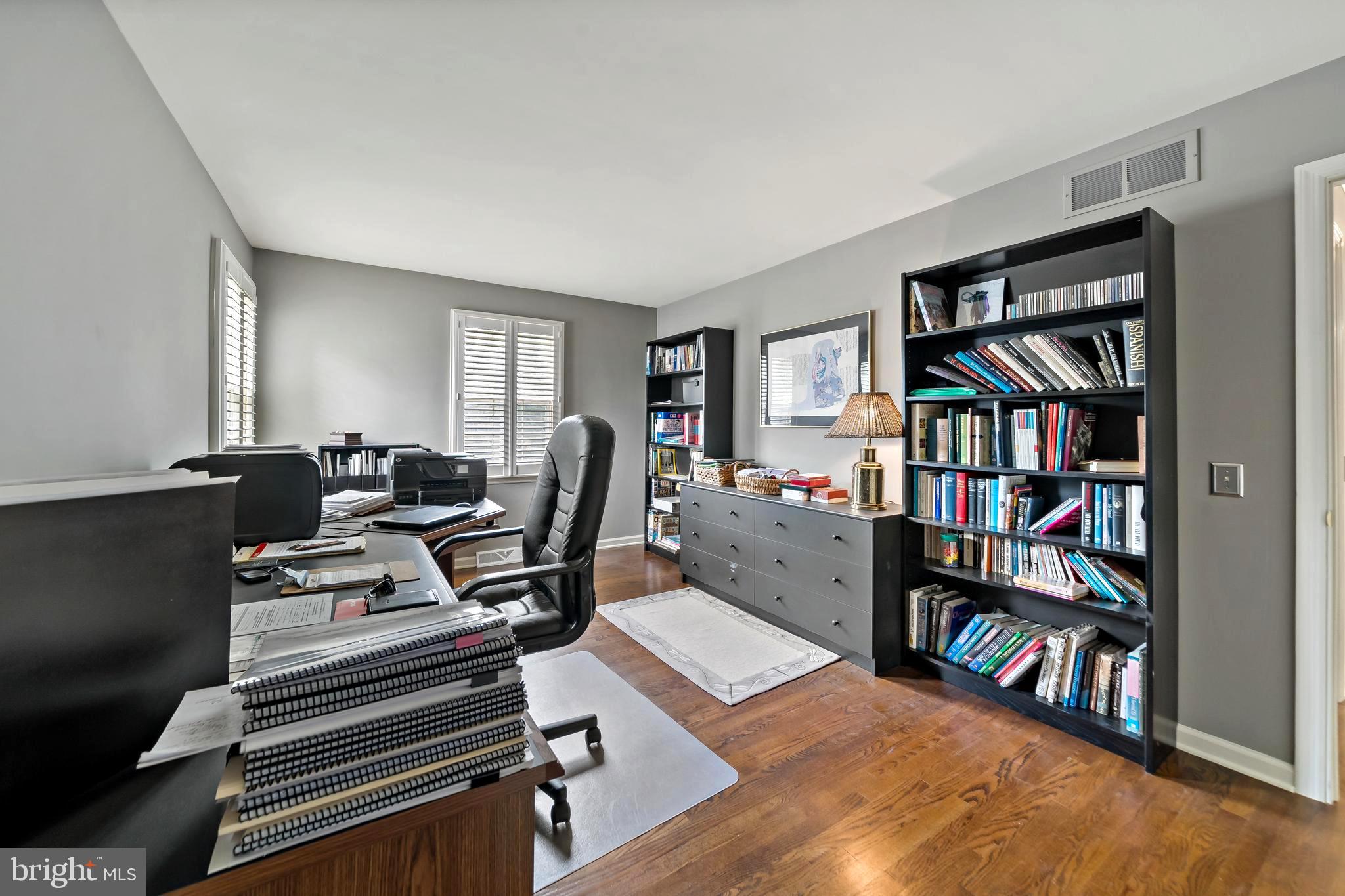 HICKORY TREE ESTS - Residential