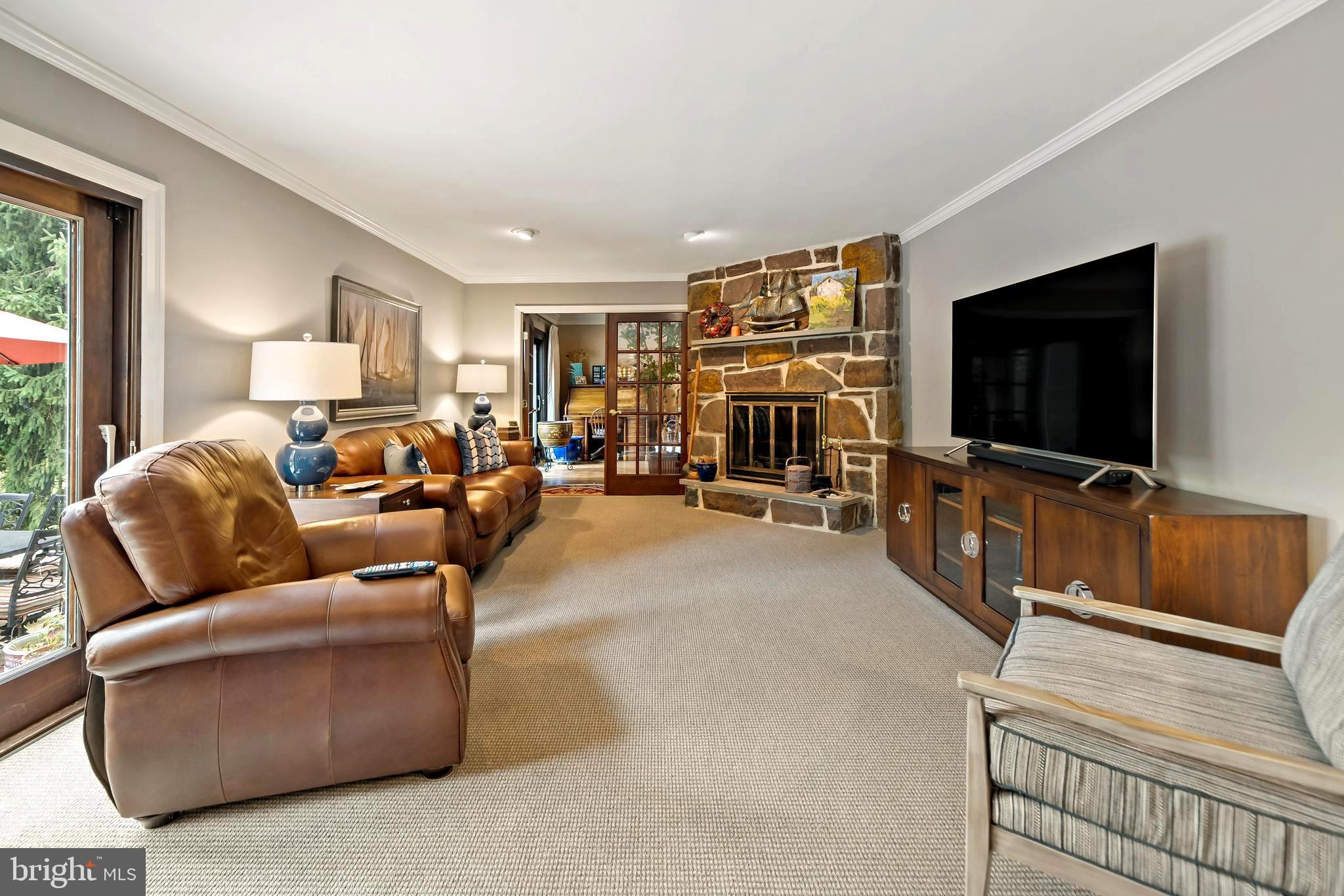 HICKORY TREE ESTS - Residential