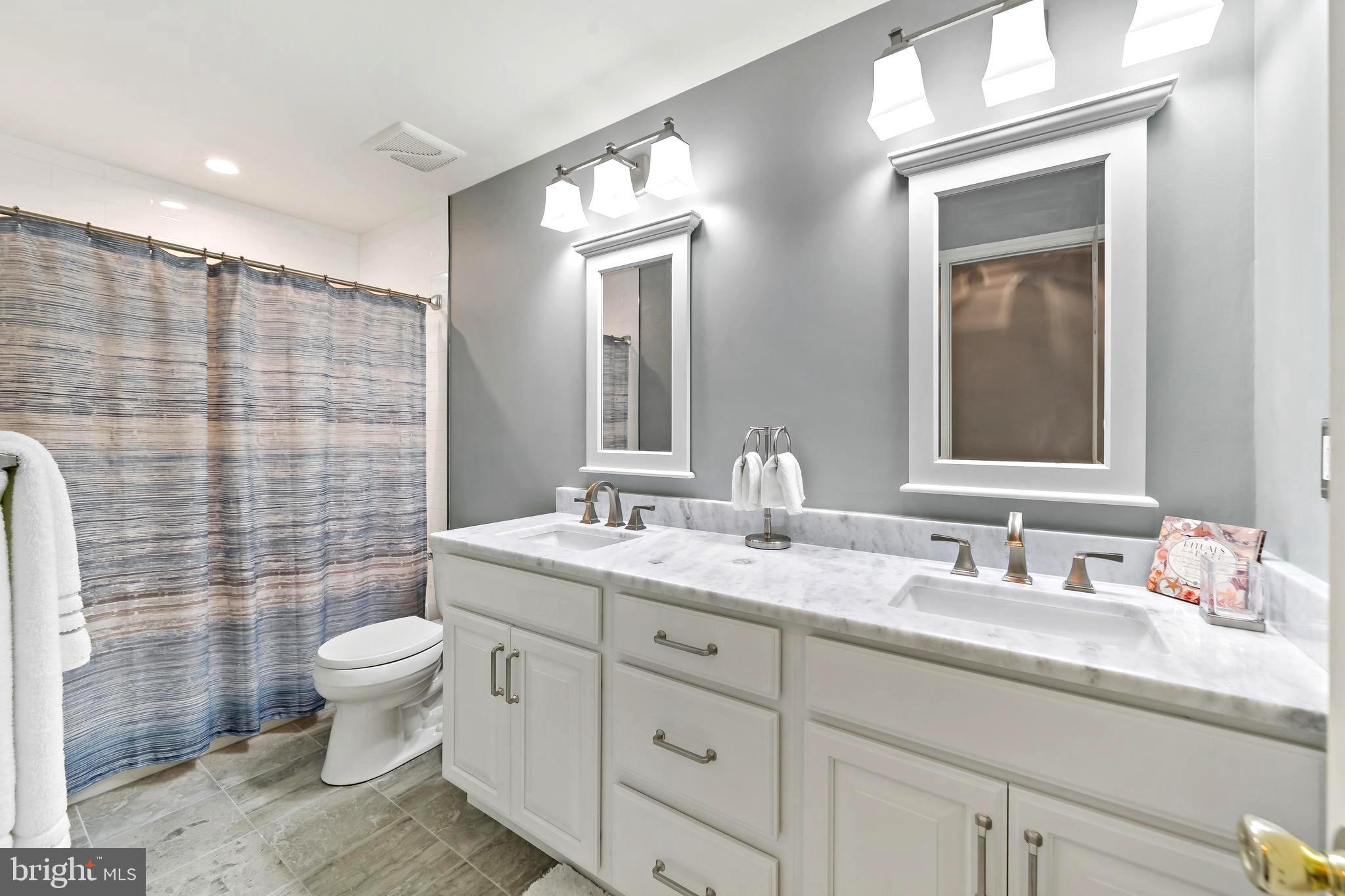 HICKORY TREE ESTS - Residential