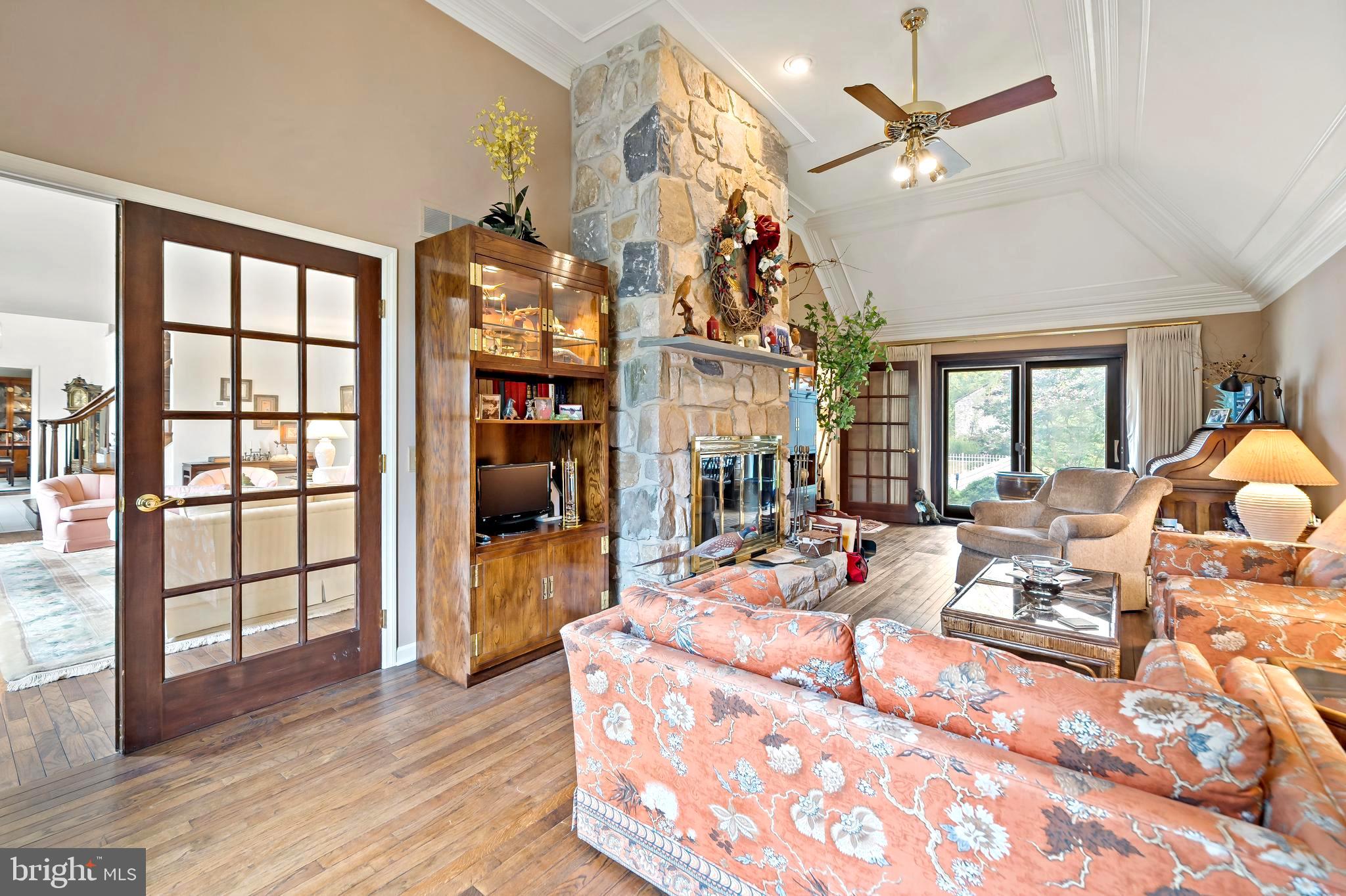 HICKORY TREE ESTS - Residential