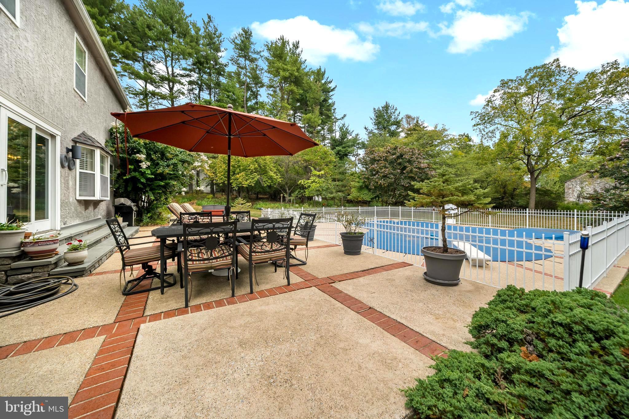 HICKORY TREE ESTS - Residential