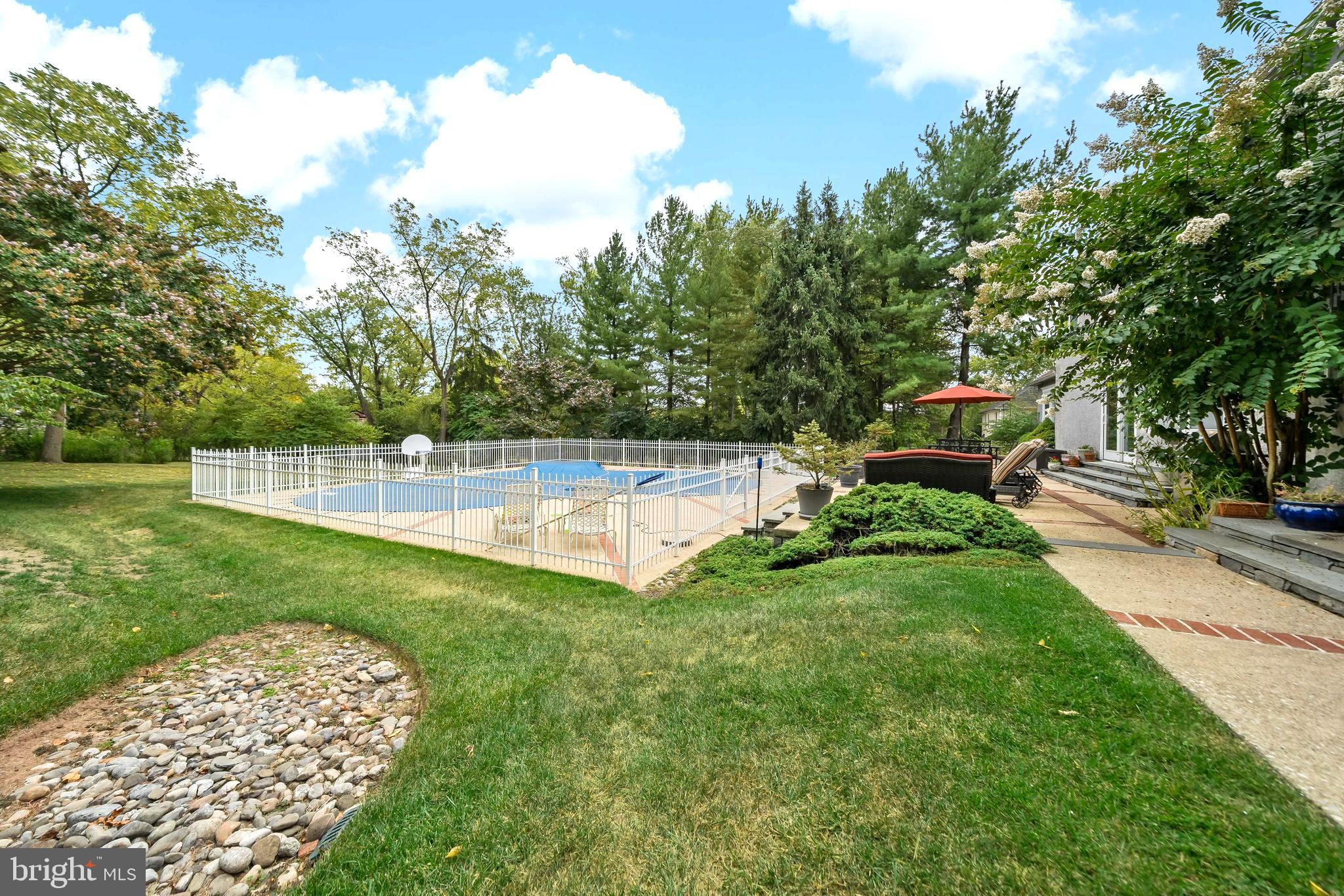 HICKORY TREE ESTS - Residential