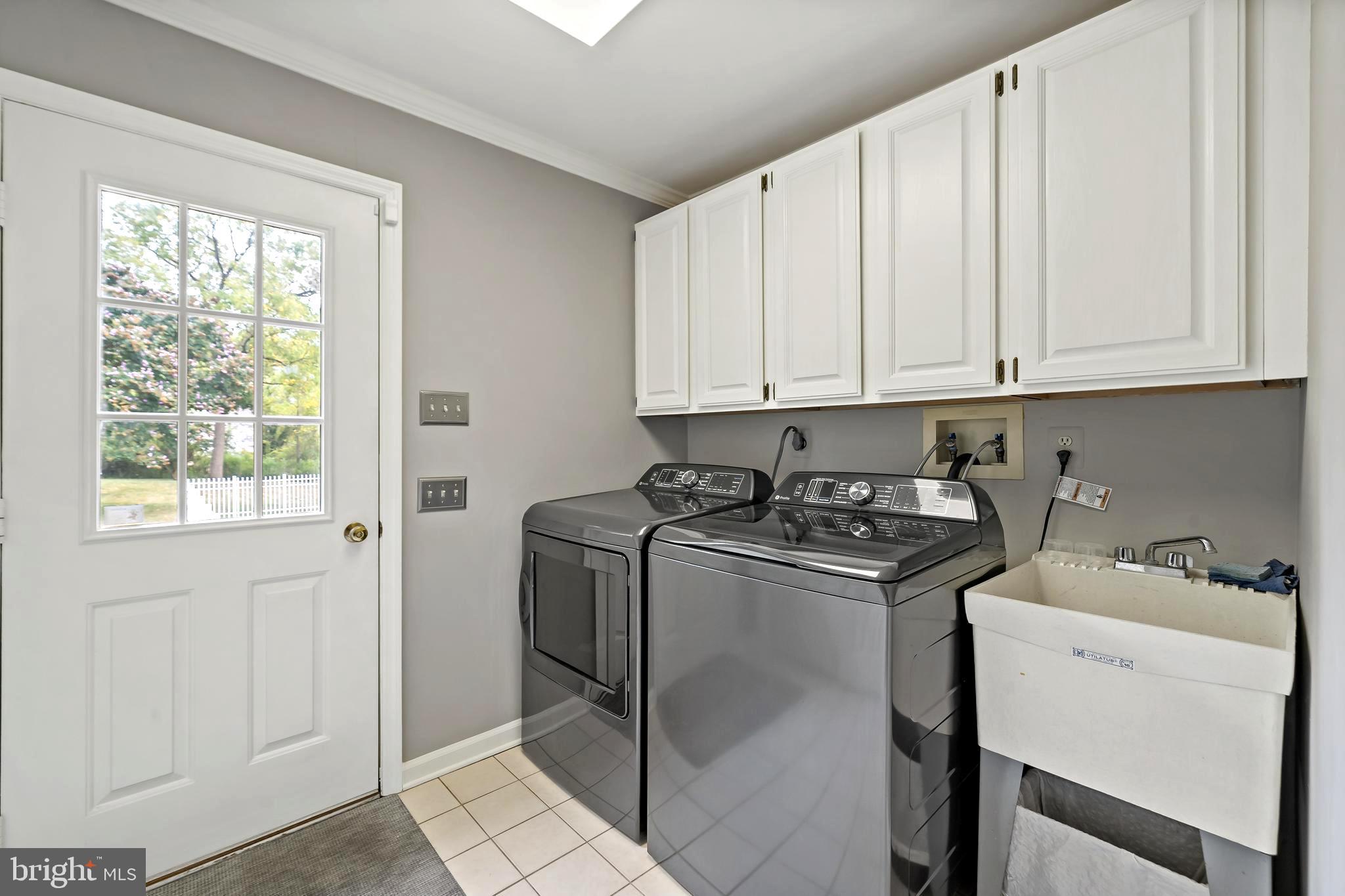 HICKORY TREE ESTS - Residential