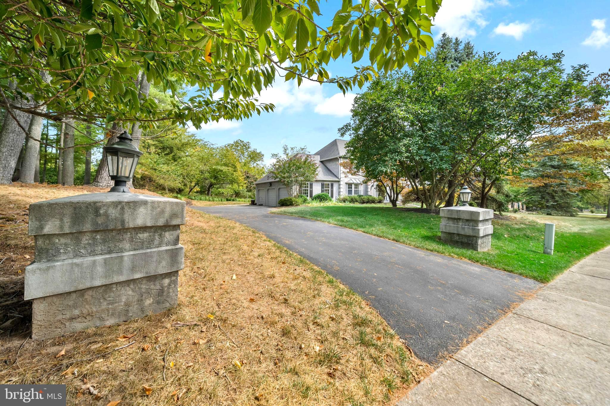 HICKORY TREE ESTS - Residential