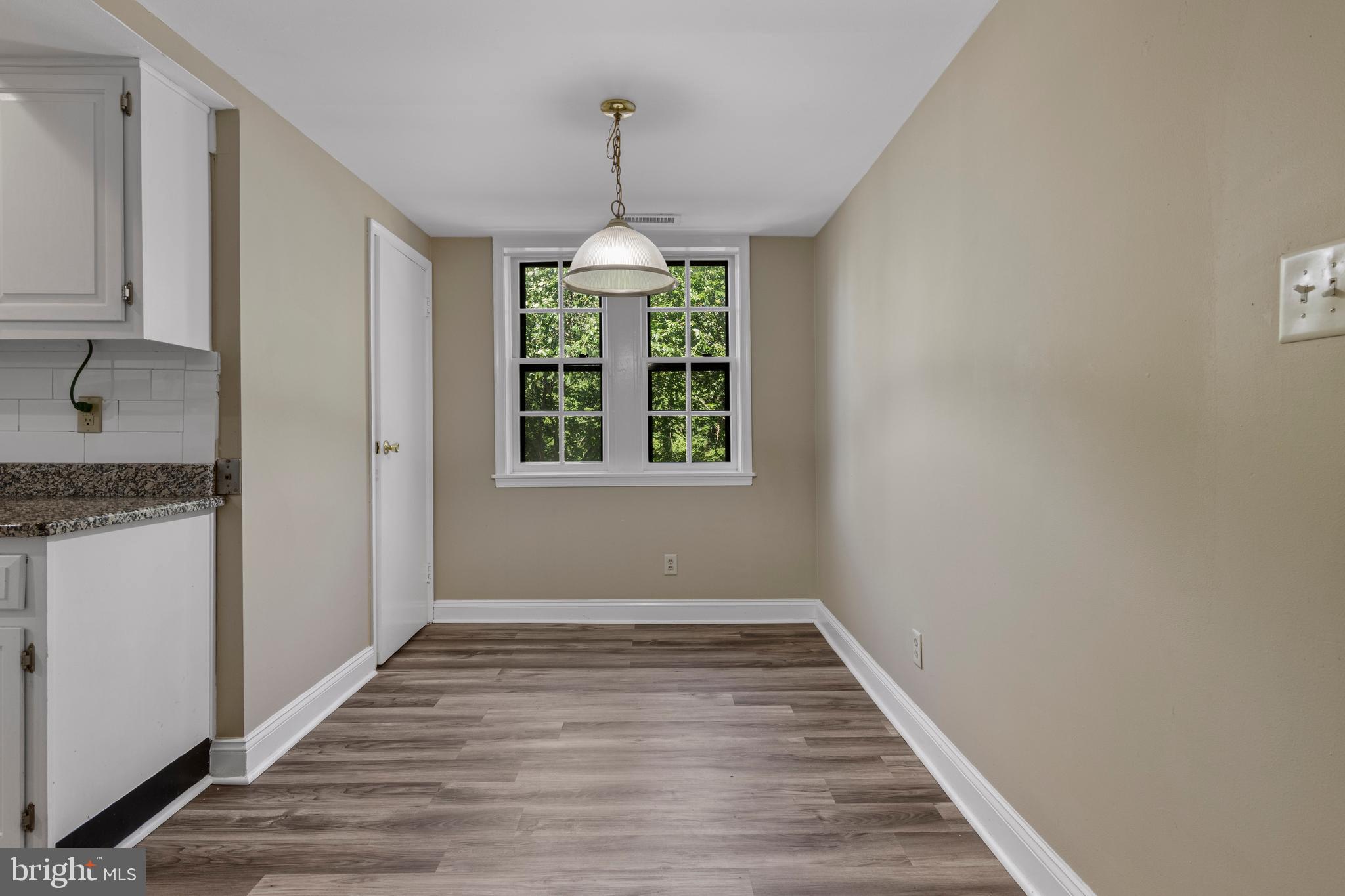 YORKLYNNE MANOR - Residential