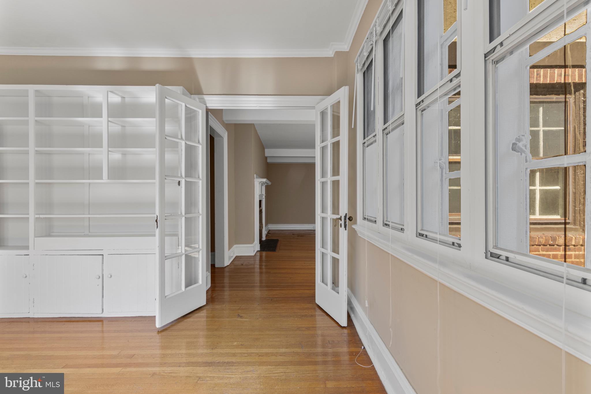 YORKLYNNE MANOR - Residential