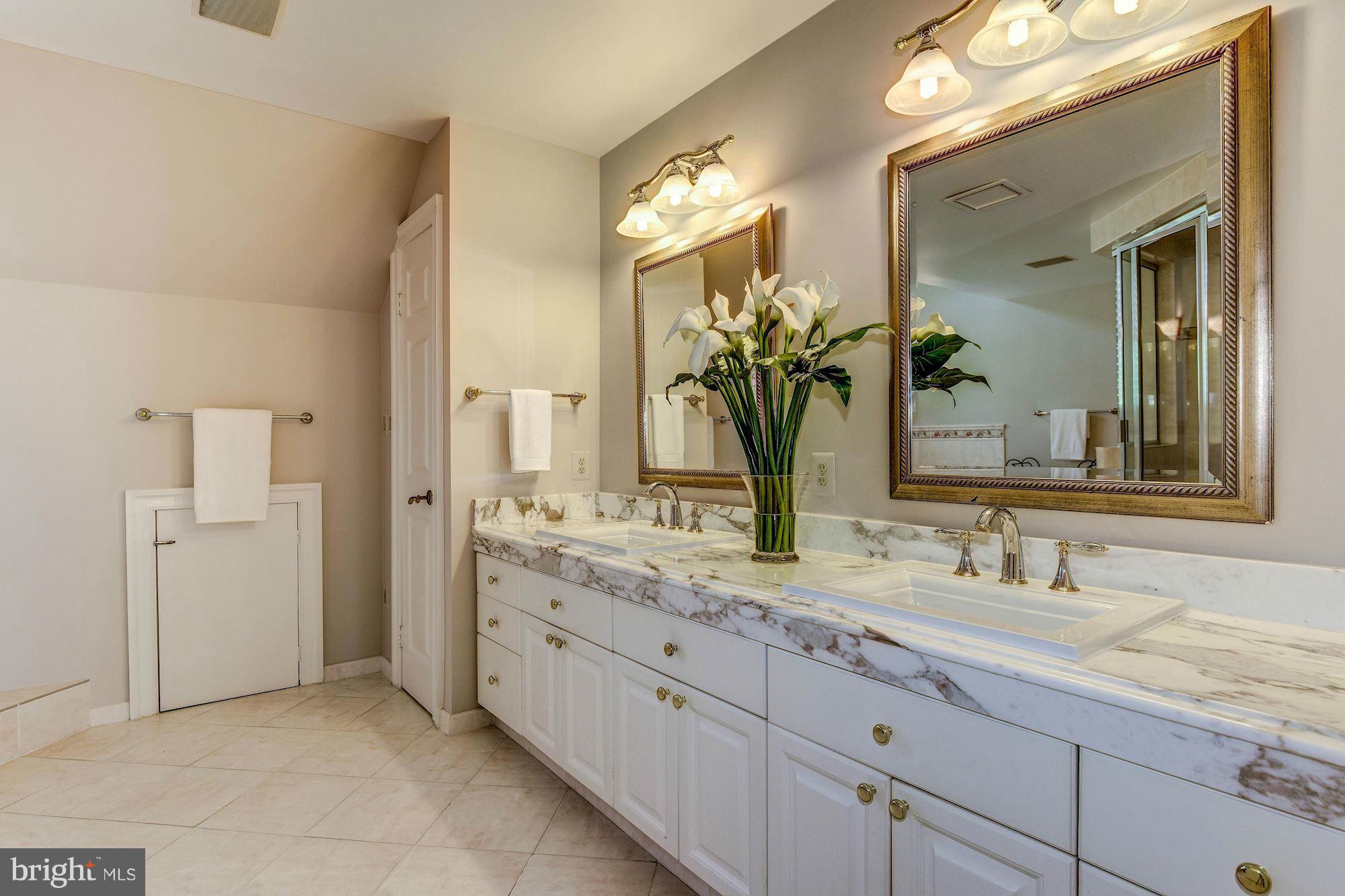 HALLOWING POINT RIVER ESTATES - Residential