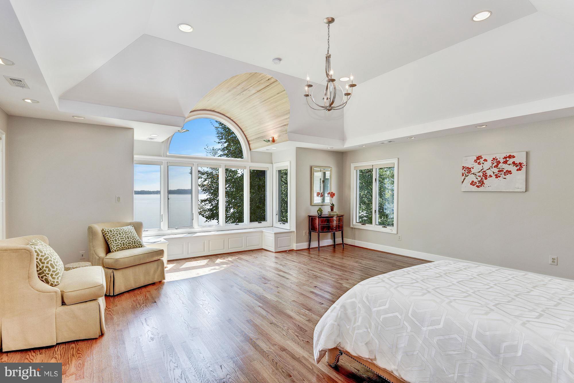 HALLOWING POINT RIVER ESTATES - Residential