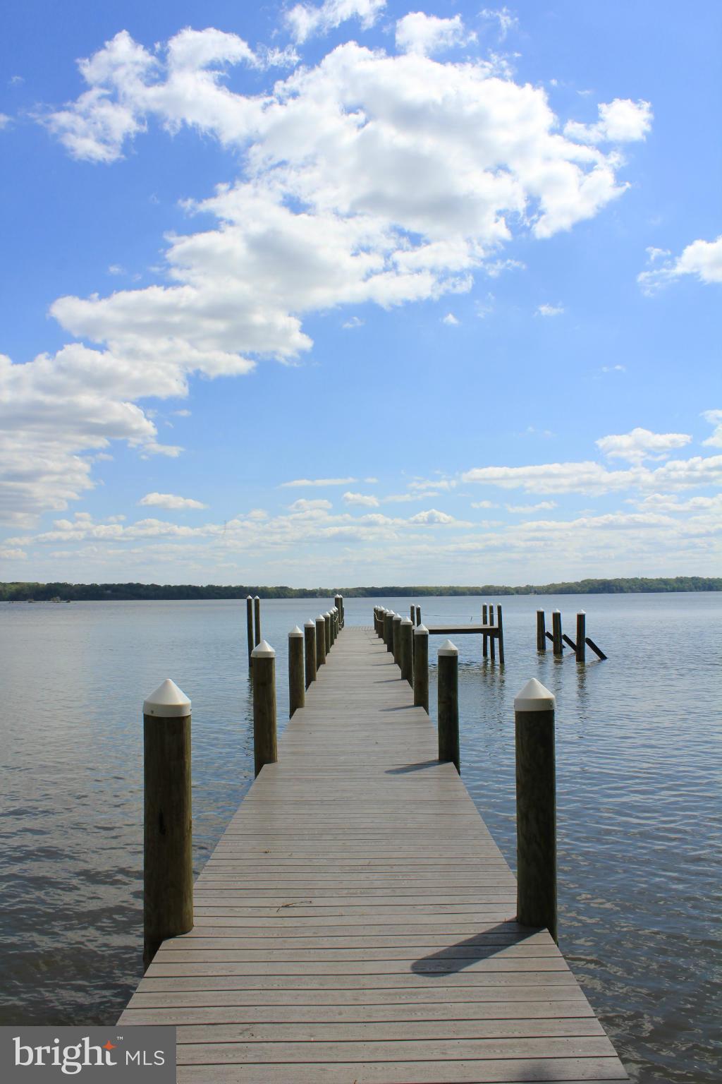 HALLOWING POINT RIVER ESTATES - Residential