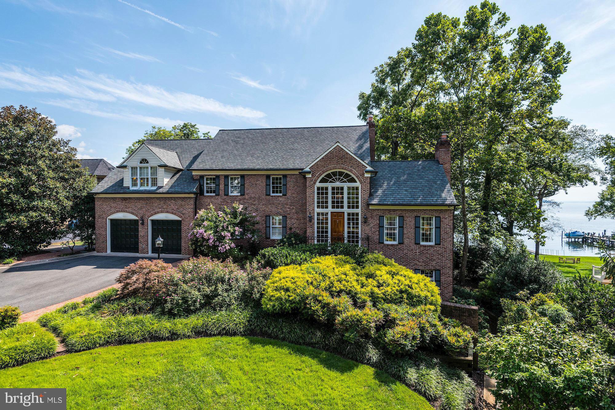 HALLOWING POINT RIVER ESTATES - Residential