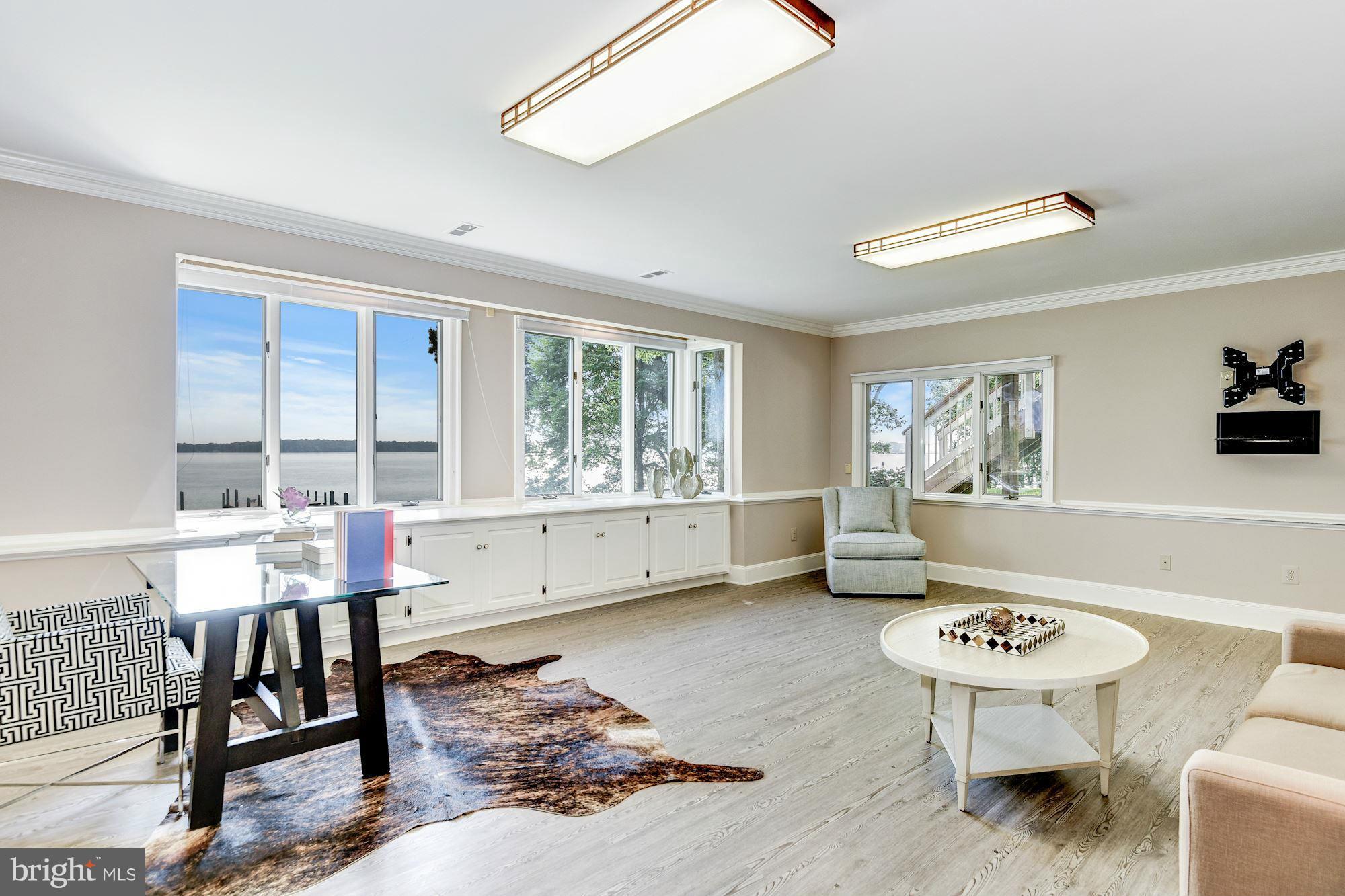 HALLOWING POINT RIVER ESTATES - Residential