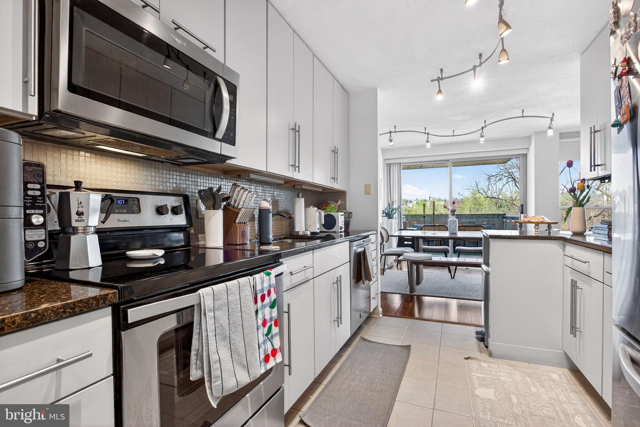 GREEN HILL - Residential